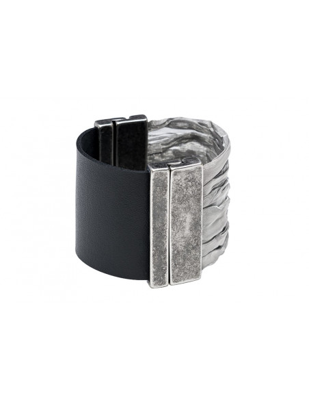 Wide women's leather bracelet with a matte clasp and stainless steel mesh