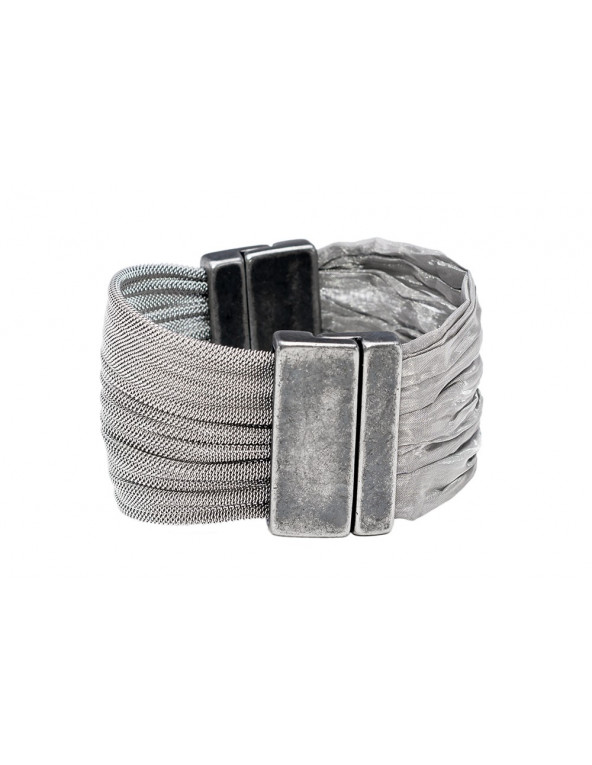 Women's bracelet made of stainless steel mesh with a matte magnetic clasp