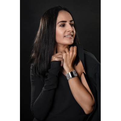 Women's bracelet made of stainless steel mesh with a shiny silver magnetic clasp 2