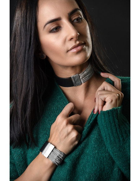 Women's choker necklace made of natural leather and stainless steel mesh with a magnetic clasp