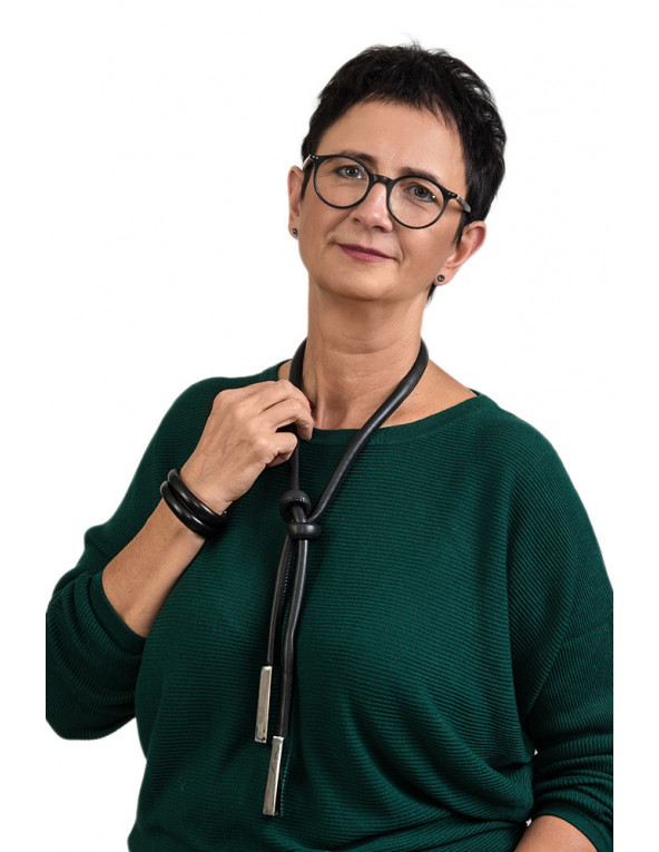 Black leather necklace with shiny rectangular stainless steel element