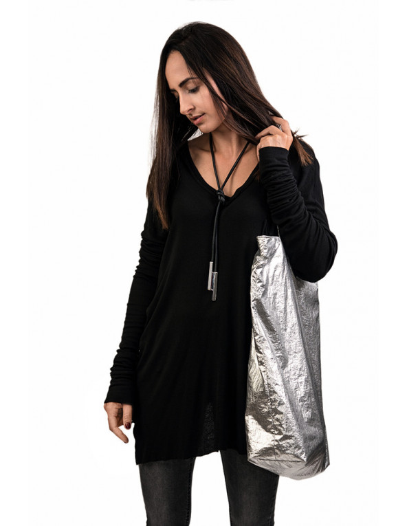 Black leather necklace with shiny rectangular stainless steel element