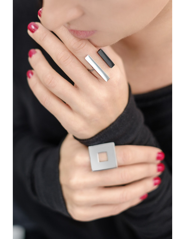 Adjustable stainless steel ring in silver and black with geometric rectangle design