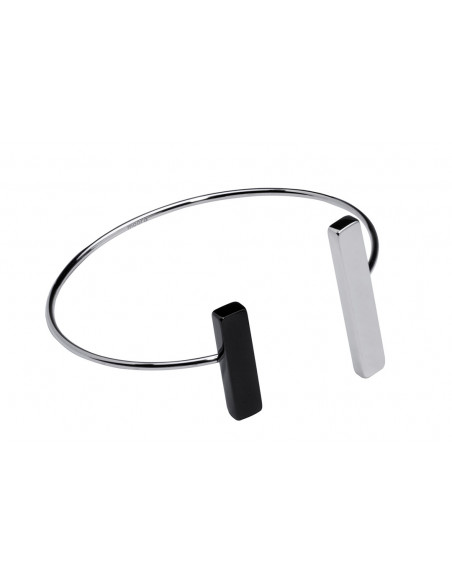 Delicate stainless steel bracelet in silver and black tones