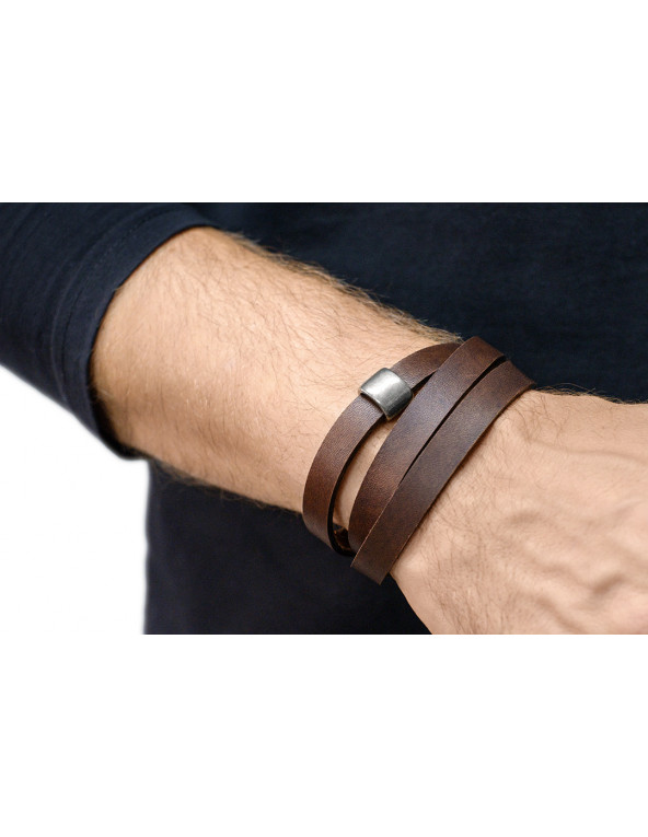 Men’s brown leather bracelet with matte steel element
