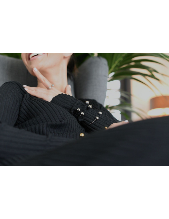 Stainless steel set with decorative balls