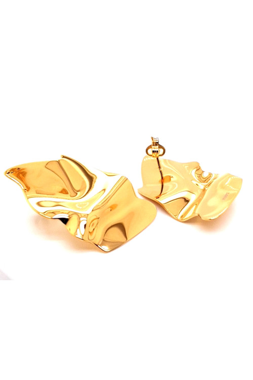 Gold crumpled plate earrings made of stainless steel with stud clasp