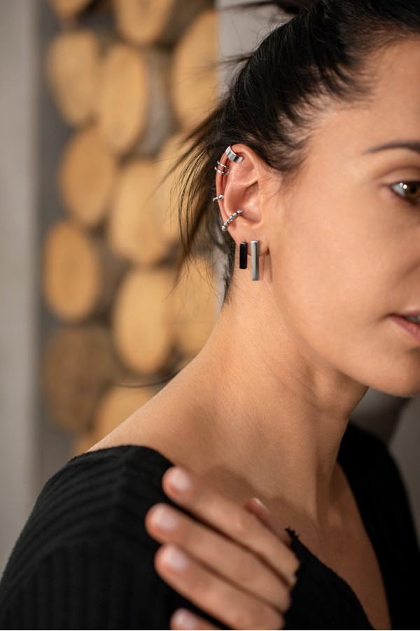 Gold-plated and black stainless steel earrings in rectangular design 2