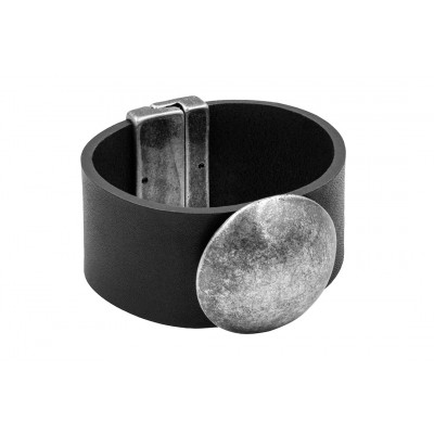 Black leather bracelet with matte element
