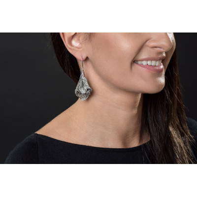 Earrings made of silver and hand-formed stainless steel mesh – modern elegance 2