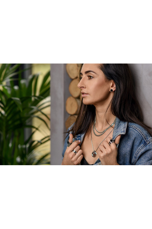 Minimalist stainless steel earrings in silver and black round design