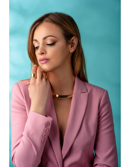 Gold choker made of gold-plated stainless steel in a minimalist design