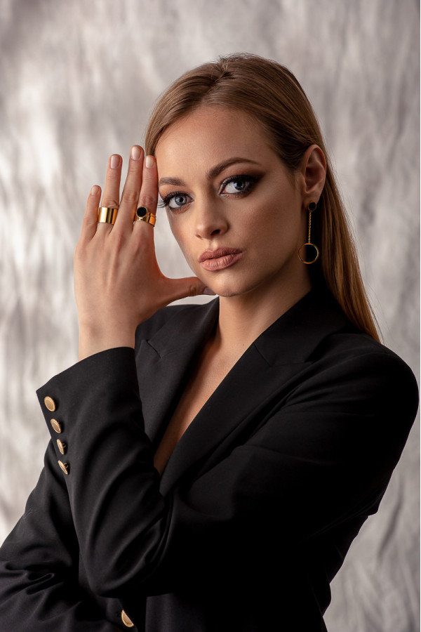 2-in-1 gold-plated stainless steel ring with black stone 2