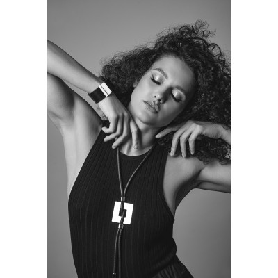 Black classic women's leather bracelet with a shiny steel clasp 2