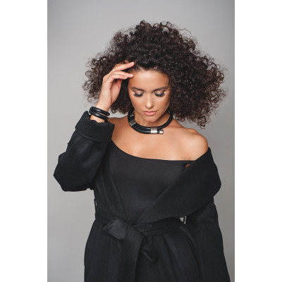 Adjustable black leather choker with shiny stainless steel element 2