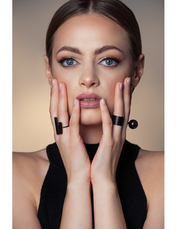 Stainless steel ring with large 16 mm matte black ball