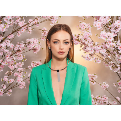 Stainless steel choker with a simple silver pendant 2