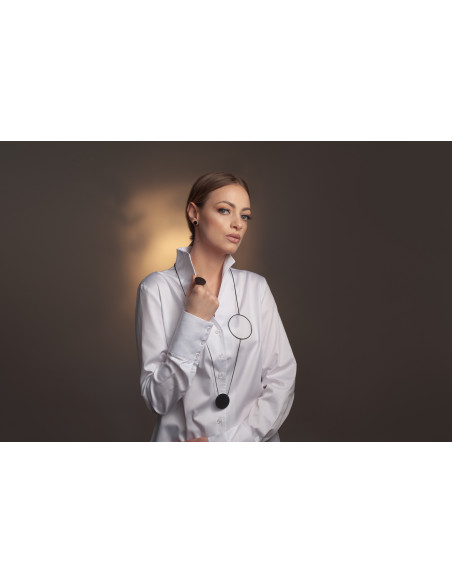 Black stainless steel necklace with geometric circles – MOORA