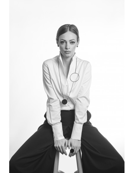 Black stainless steel necklace with geometric circles – MOORA