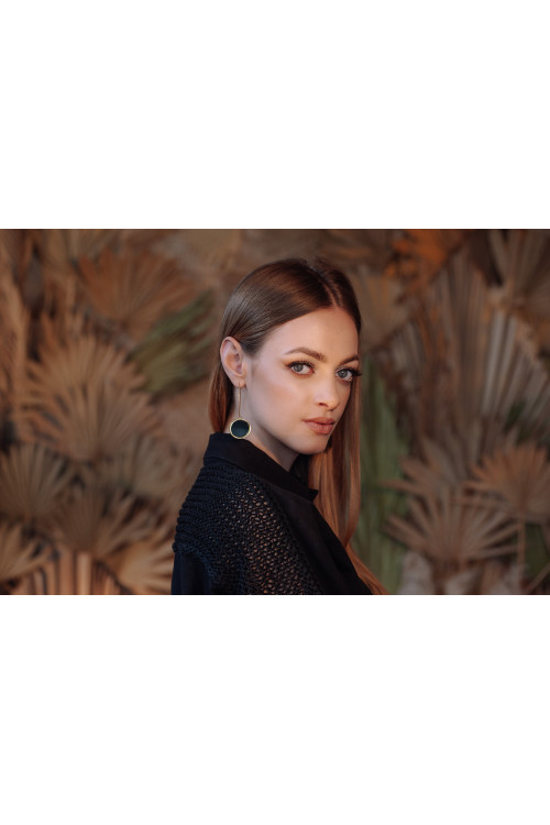 Long earrings with a black stone