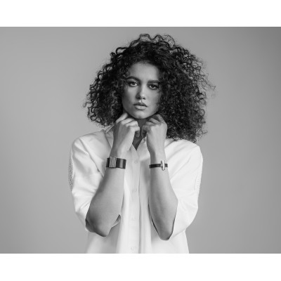 Bracelet made of leather and stainless steel – black with silver element, adjustable 2