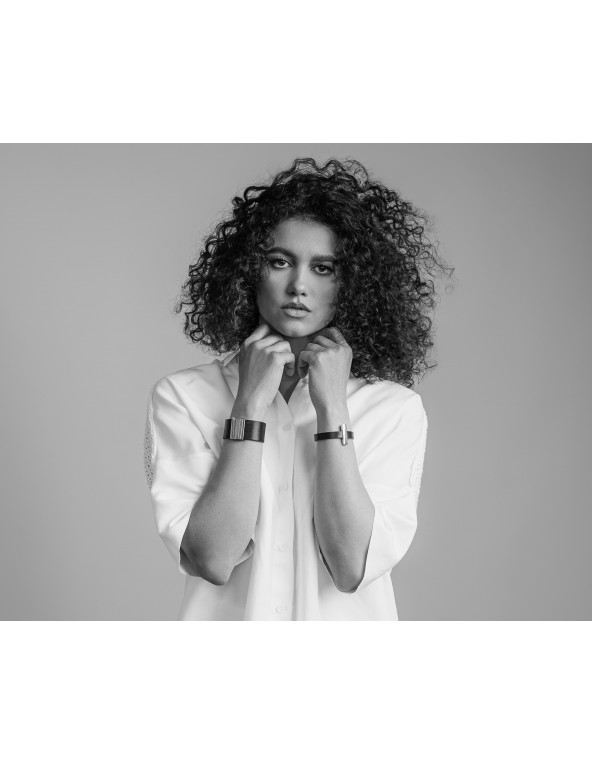 Bracelet made of leather and stainless steel – black with silver element, adjustable