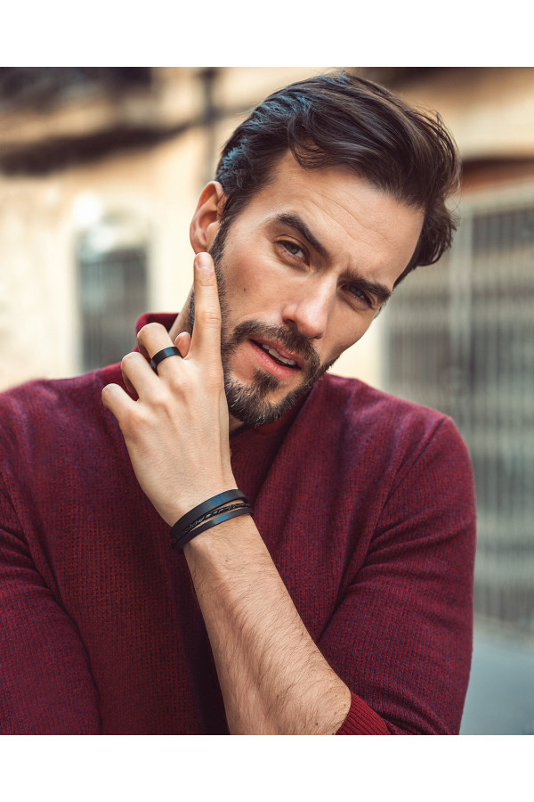 Men’s leather bracelet with customizable clasp color 2