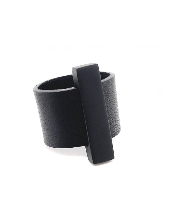 Wide ring made of leather and matte black stainless steel – handmade