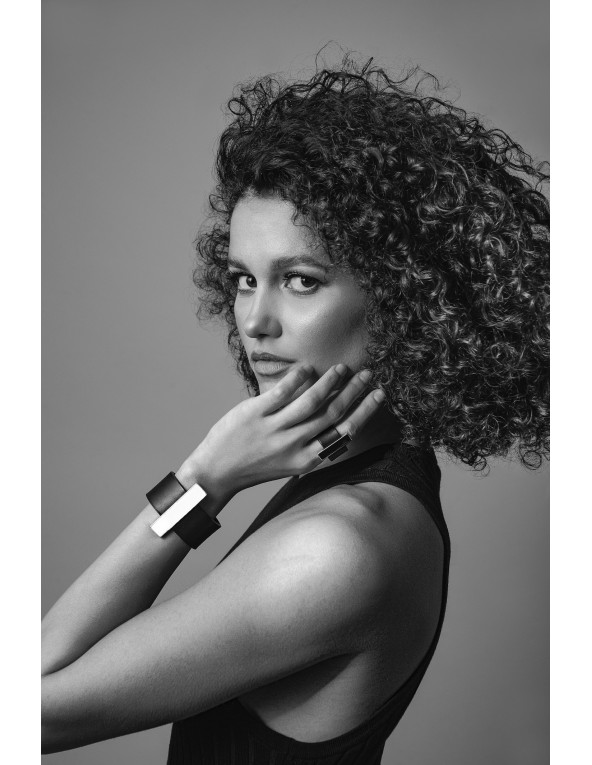 Wide ring made of leather and matte black stainless steel – handmade