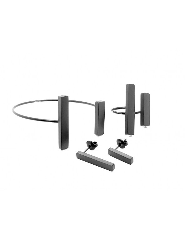 Delicate and austere black stainless steel set