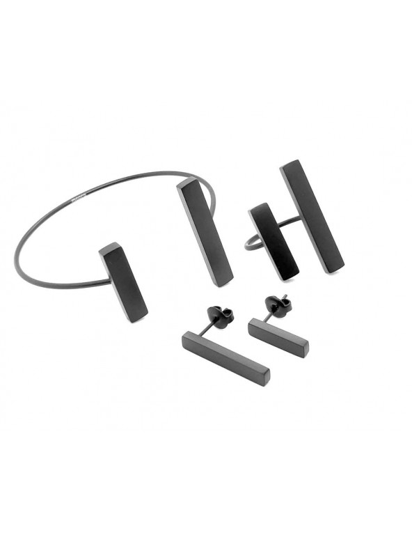 A delicate and raw jewellery set made of black stainless steel