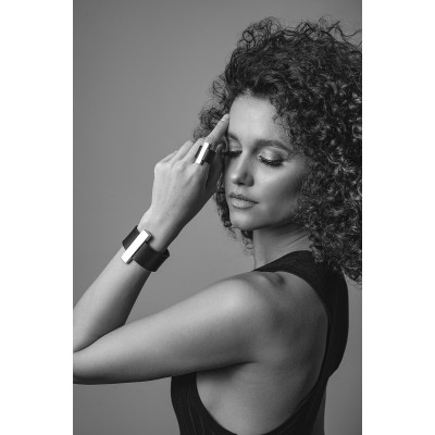 Brown leather bracelet with gold-plated element and magnetic clasp 2