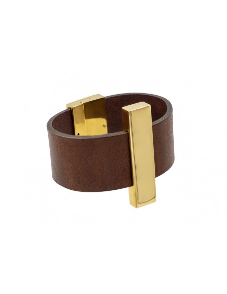 Brown leather bracelet with gold-plated element and magnetic clasp