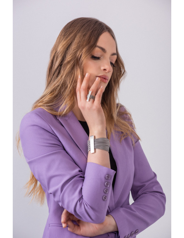 Bracelet made of stainless steel mesh and polished stainless steel, with a silver magnetic clasp