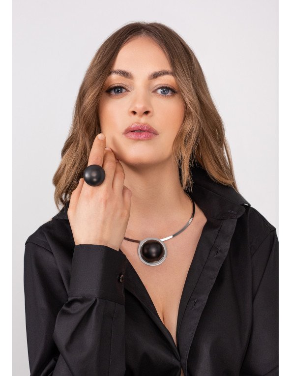 Delicate silver stainless steel choker with a black matte pendant