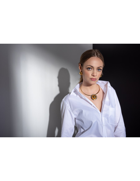 Delicate gold stainless steel choker with pendant in two tones – silver and gold