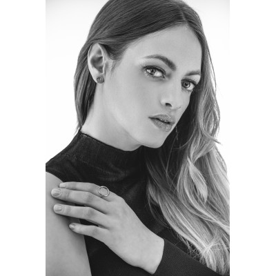 Delicate stainless steel hoop earrings in silver 2