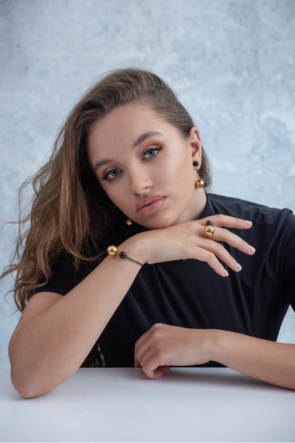 Modern black and gold stainless steel bracelet with spheres 2