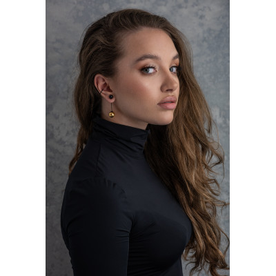 Gold-plated stainless steel earrings with black and gold spheres – elegant two-tone design. 2