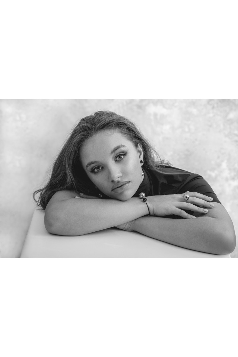 Stainless steel jewelry set with silver and black spheres