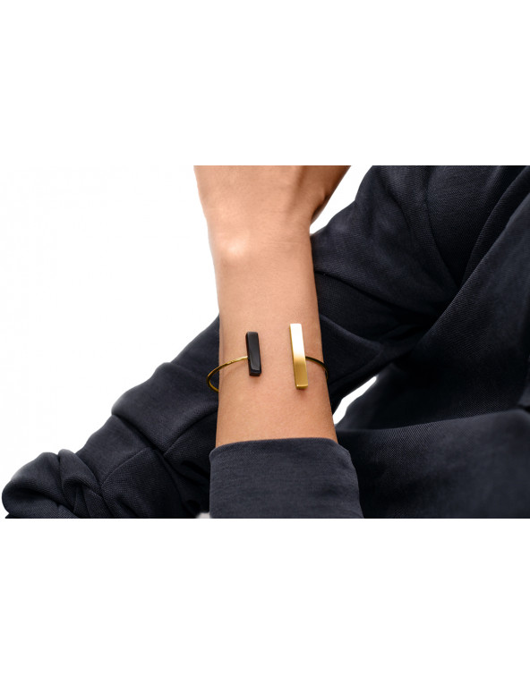 Gold-plated stainless steel bracelet in gold and black colors