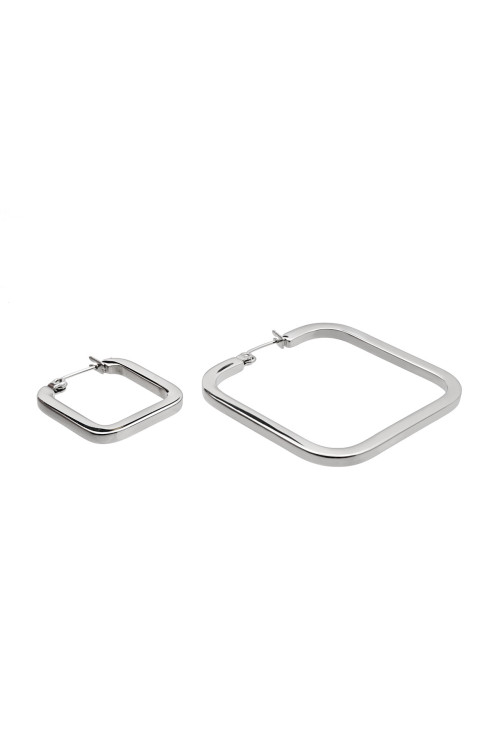 Square earrings in various sizes made of stainless steel