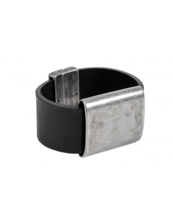 Men’s leather and matte stainless steel bracelet with a magnetic clasp and aged metal finish.