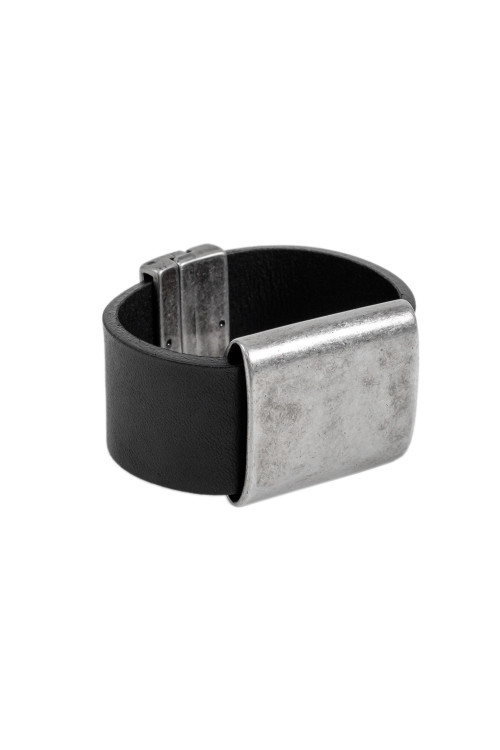 Men’s leather and matte stainless steel bracelet with a magnetic clasp and aged metal finish.
