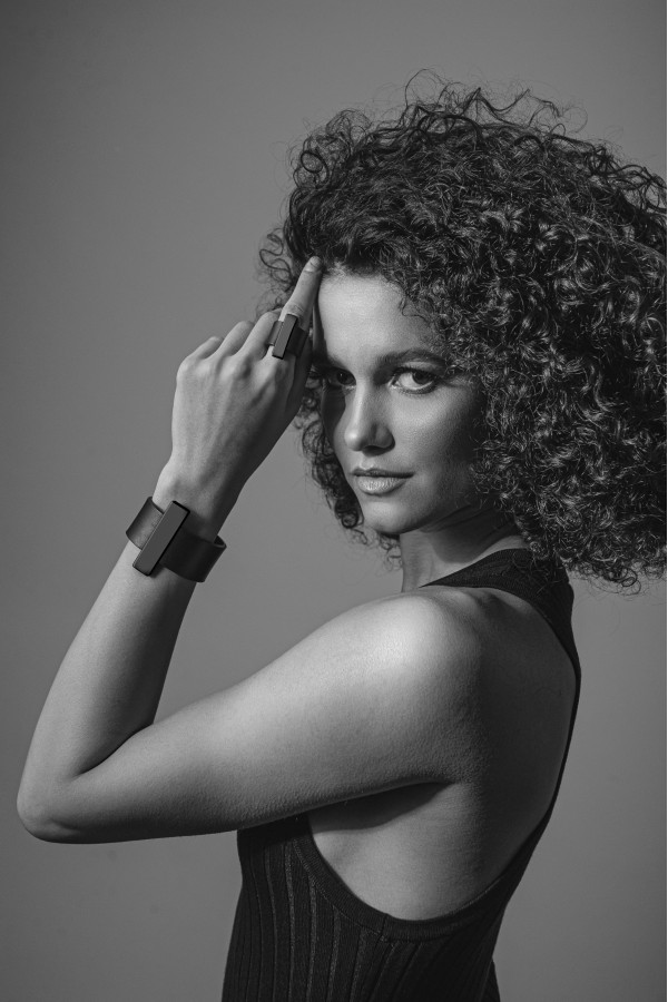 Wide ring made of leather and matte black stainless steel – handmade 2