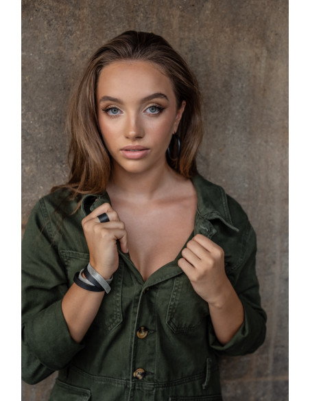 Double-wrapped bracelet made of black leather and steel mesh with a watch clasp