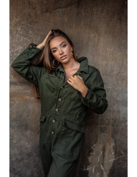 Large gold-plated stainless steel hoop earrings with a timeless and elegant design.