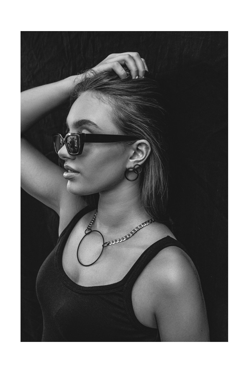 Modern Circle stainless steel necklace – curb chain