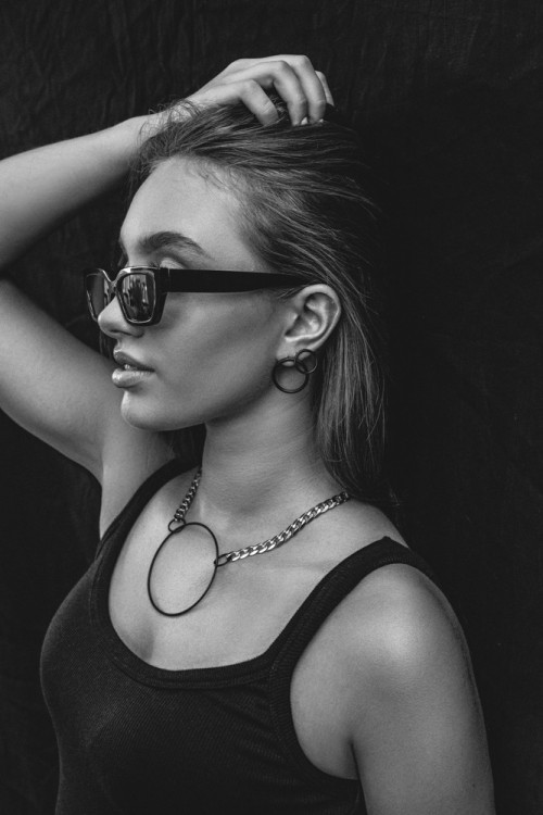 Modern Circle stainless steel necklace – curb chain