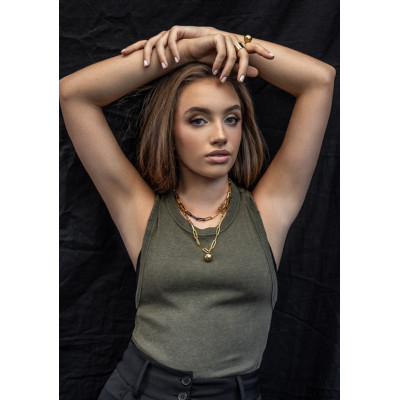 Gold-plated stainless steel choker with large links and decorative sphere 2